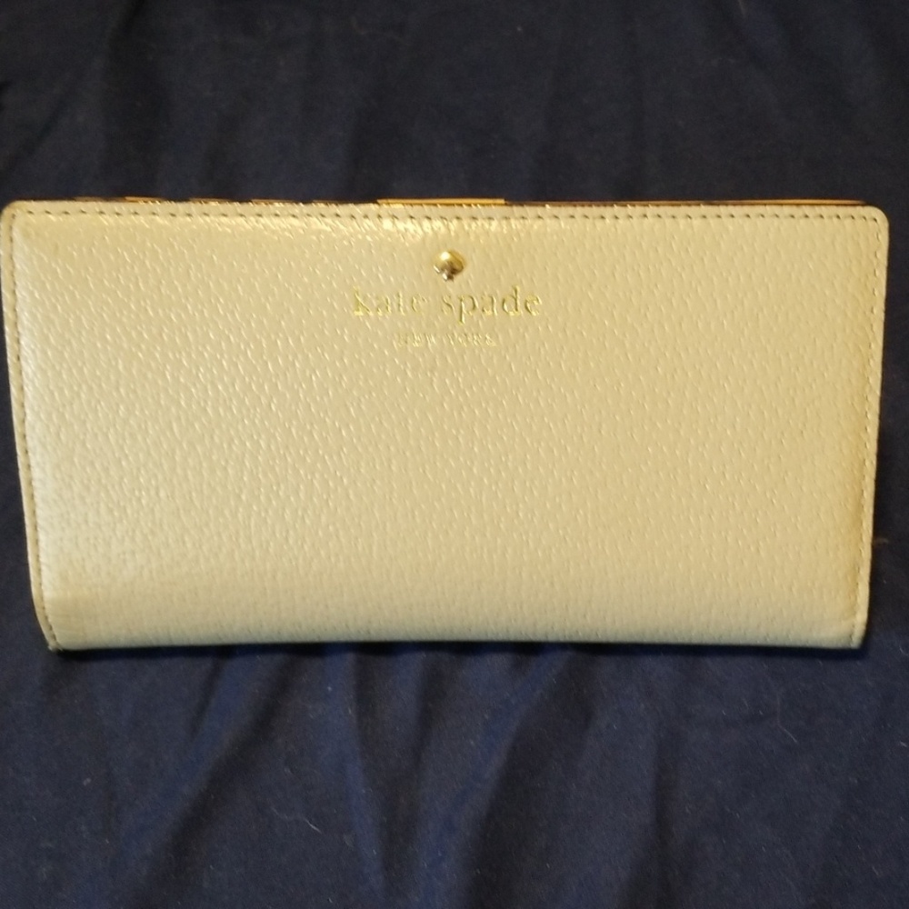 Kate Spade New York
Wallet